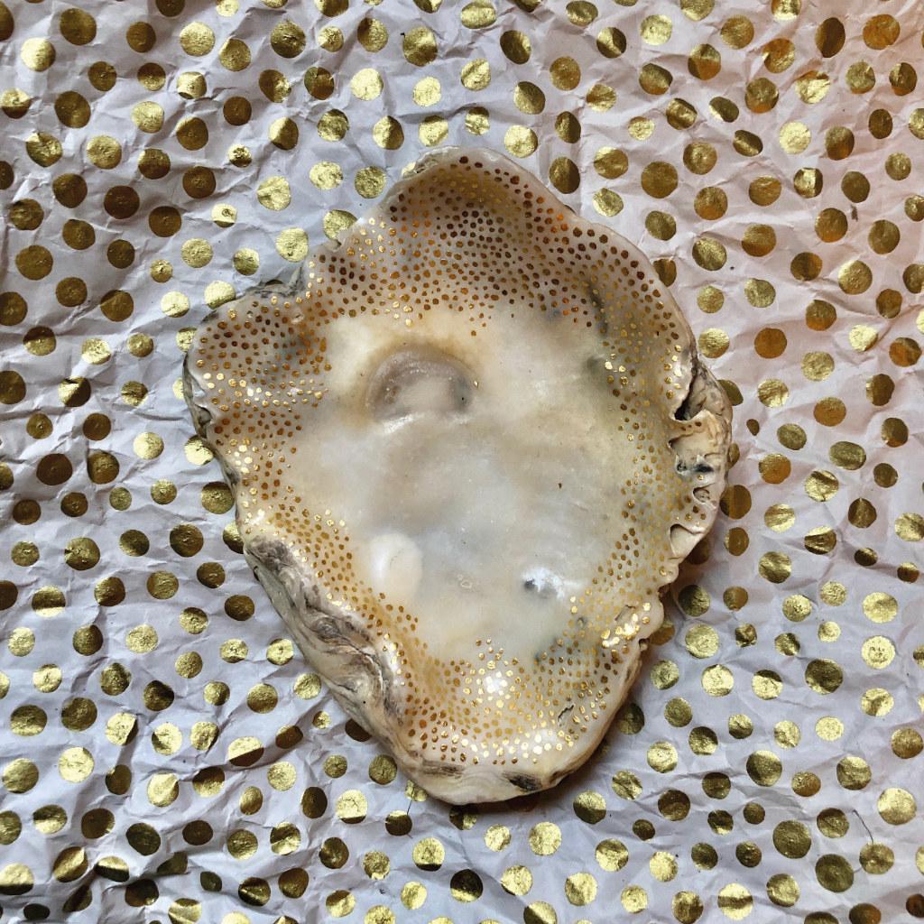 oyster_gold_frame Margate shells perfect gilded gifts Seraina Signs painting dots on wall murals in London's covent Garden