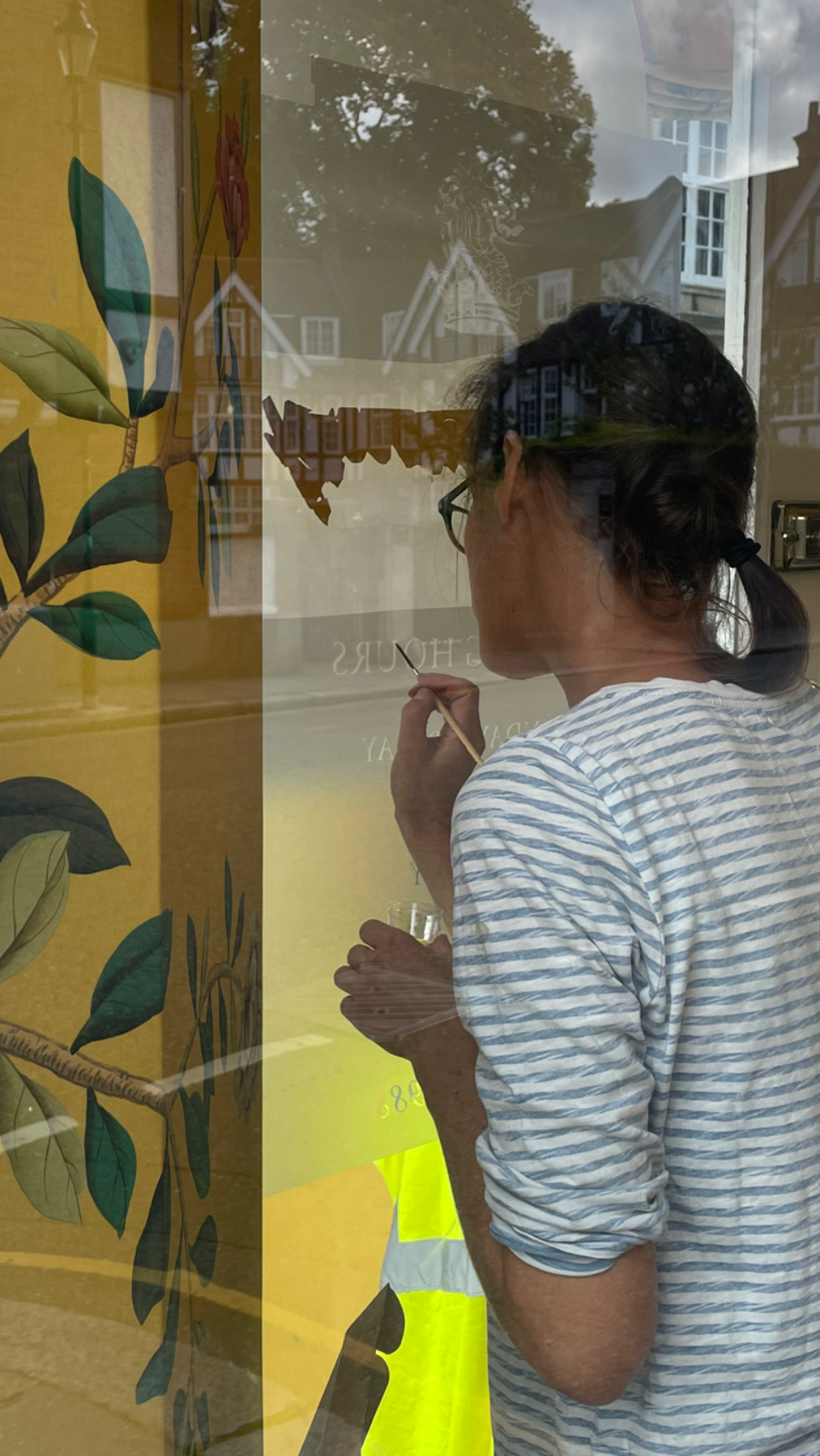 Women sign artists Rising star Sign Painter. Painted House numbers names Lead times + prices. , gold_frame Margate shells perfect gilded gifts Seraina Signs painting dots on wall murals in London's covent Garden Seraina gilding lettering on glass at De Gournay Fulham London