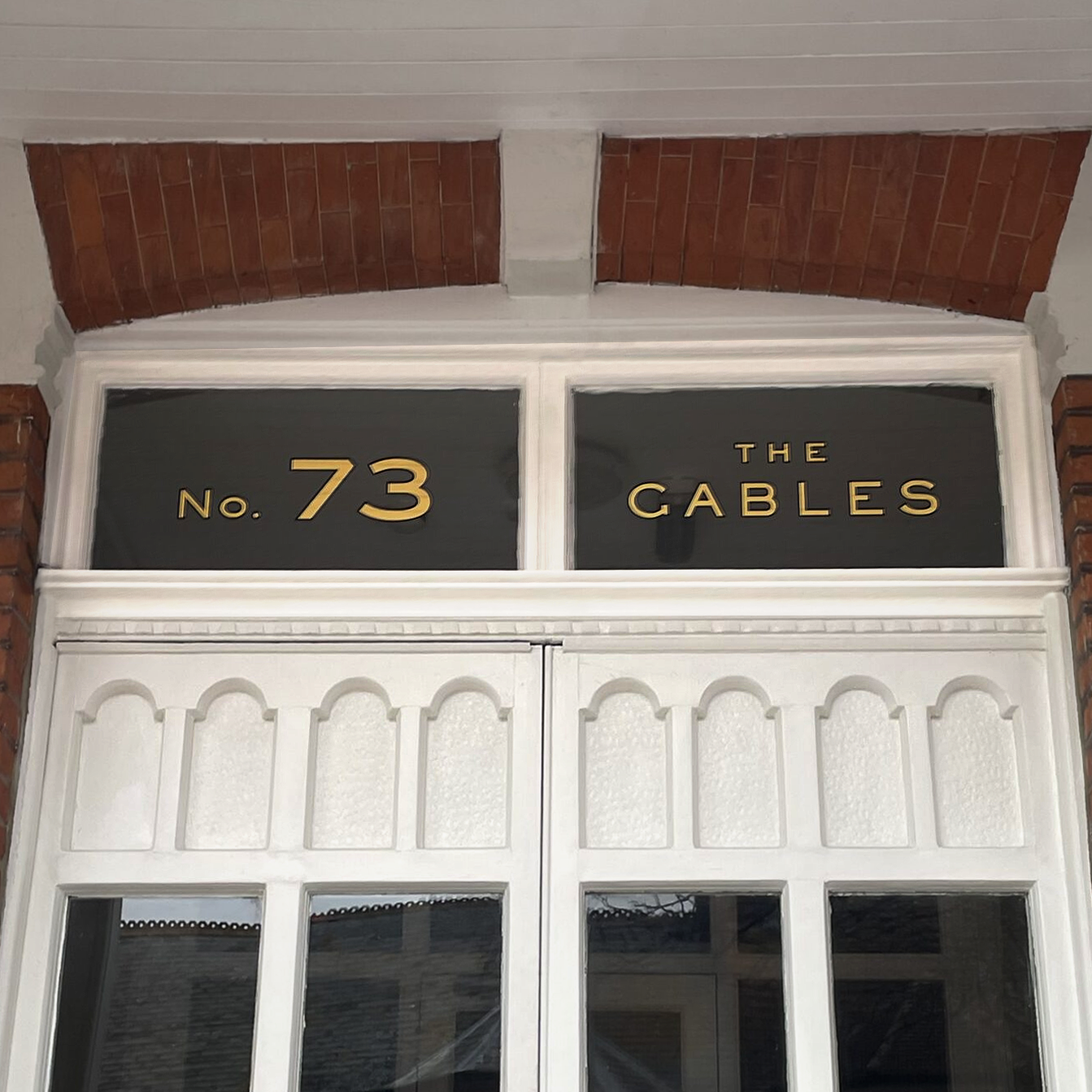 London Sign writer, Traditional sign writer London Shops, House numbers, Gold Leaf, Shop, Chelsea-painted house numeral.jpeg. Retail signs, Shop fitters, Seraina all-signs signs, By Hand painted.Fine gold fanlight, gold leaf lettering, on glass, Transom House Numbers gilding. Traditional Numerals for all London inc Dulwich, Clapham, London Sign writer, Traditional sign writer London Shops, House numbers, Gold Leaf, Shop, Chelsea-painted house numeral.jpeg. Retail signs, Shop fitters, Seraina all-signs signs, By Hand painted.Fine gold fanlight, gold leaf lettering, on glass, Transom House Numbers gilding. Traditional Numerals for all London inc Dulwich, Clapham,