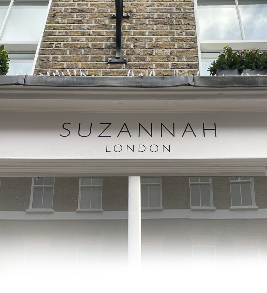 Women sign writer Seraina, London's best newcomer sign writer. Rising star sign painter.