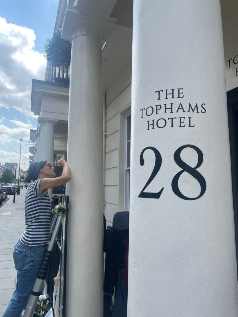 House Numbers London Sign Writer Nick Garrett Seraina Baumgartner NGS. House numbers on Pillars, painted by NGS hand painted Victoria House titles numerals.