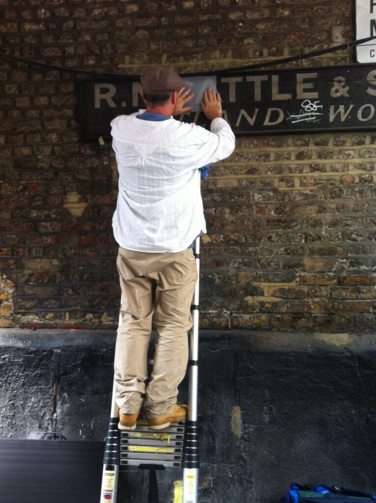 London Shop Signs Painted by Hand, Kensington, Chelsea, Soho, Shoreditch, Brick Lane, E1, E2, E3, EC2, E4,  sign writer. near m, Us