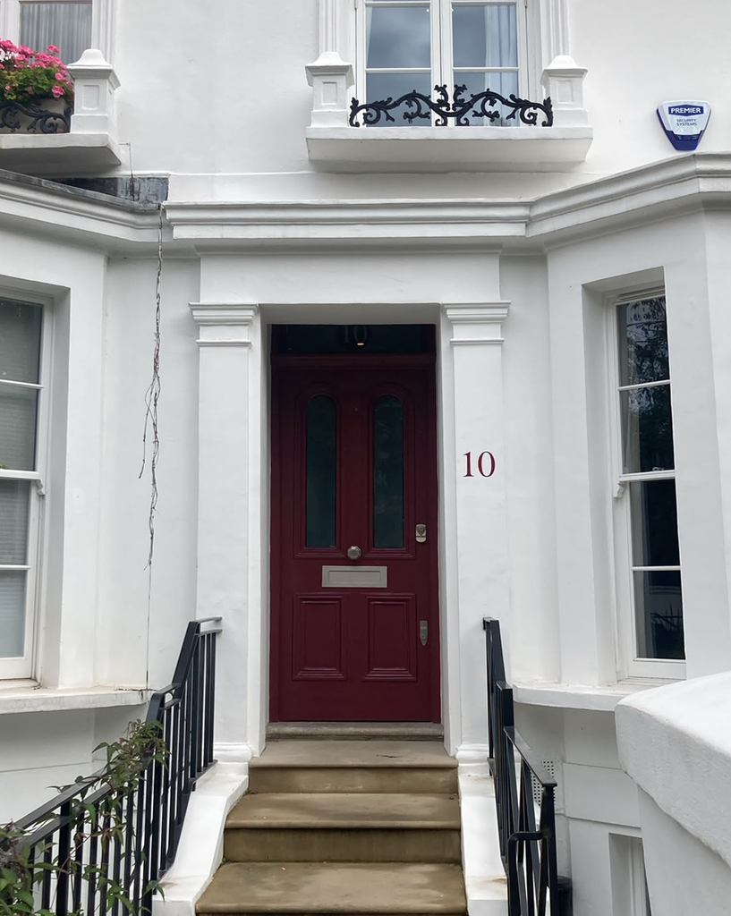 House numbers, Sign Writer Lond, SERAINA SIGNS LOGO, Traditional Sign Writer London WC1W. Interiors and architects sign fave.