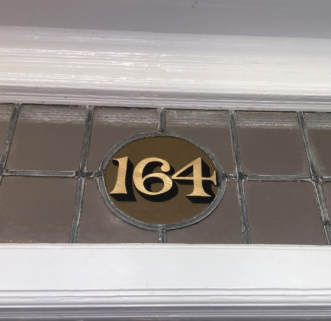 Gold Fanlight House Numbers, Seraina-Signwriter-Near me London, Kensington-Chelsea, Numeral, Numbering sign writing, Gold leaf numbers. Cambridge -Margate