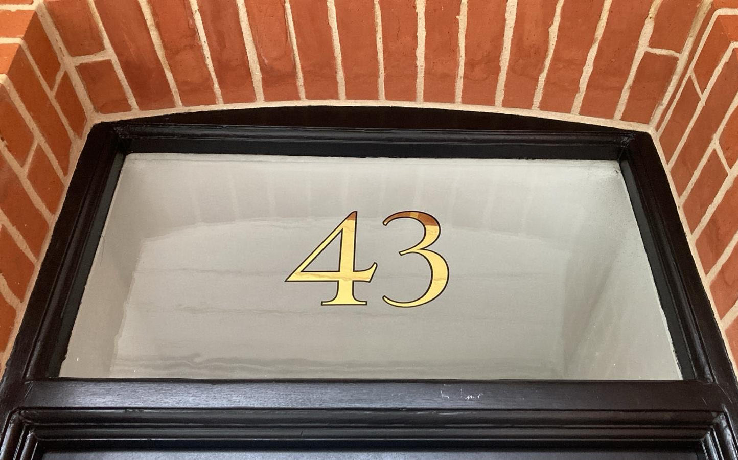 GOLD TRANSOM NUMBER, London Gold Lettering & Bespoke House Numbers, LONDON, Vintage numbering, Hand painted, sERAINA sIGNS cAMDEN TOWN NGS