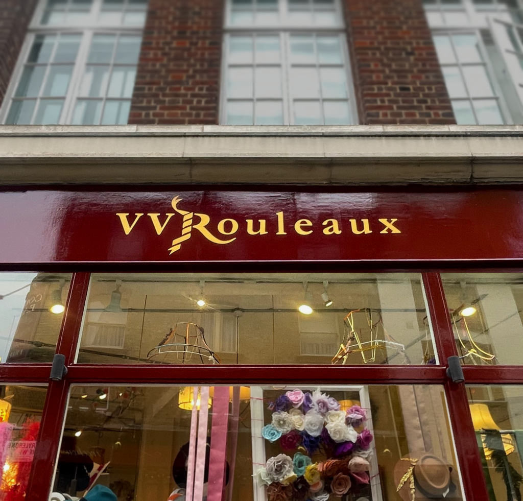 VV Rouleaux london signwriting by Seraina