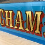 Traditional sign writer Seriana