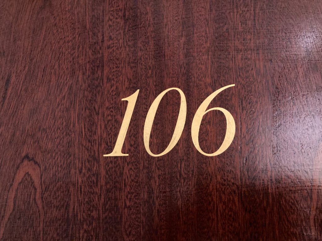 The Ritz gold numbering by Seraina