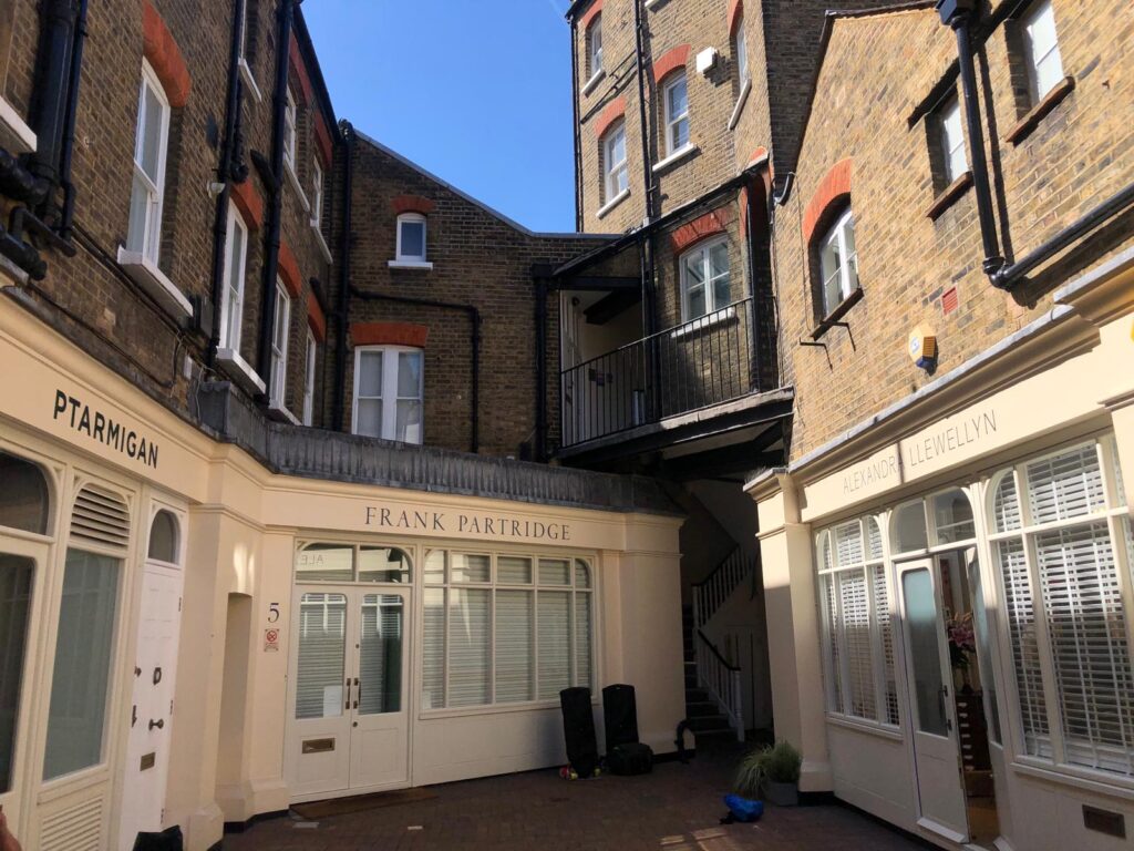 Seraina Sign Writing London