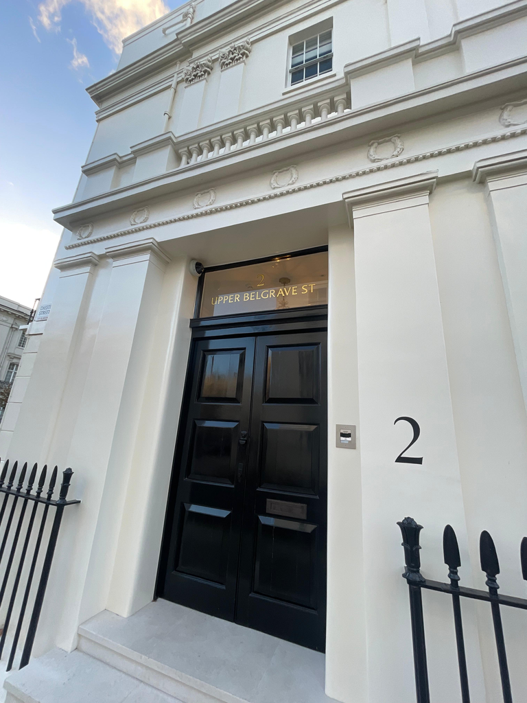 Fine house numbers . Gold on glass Seraina Signs