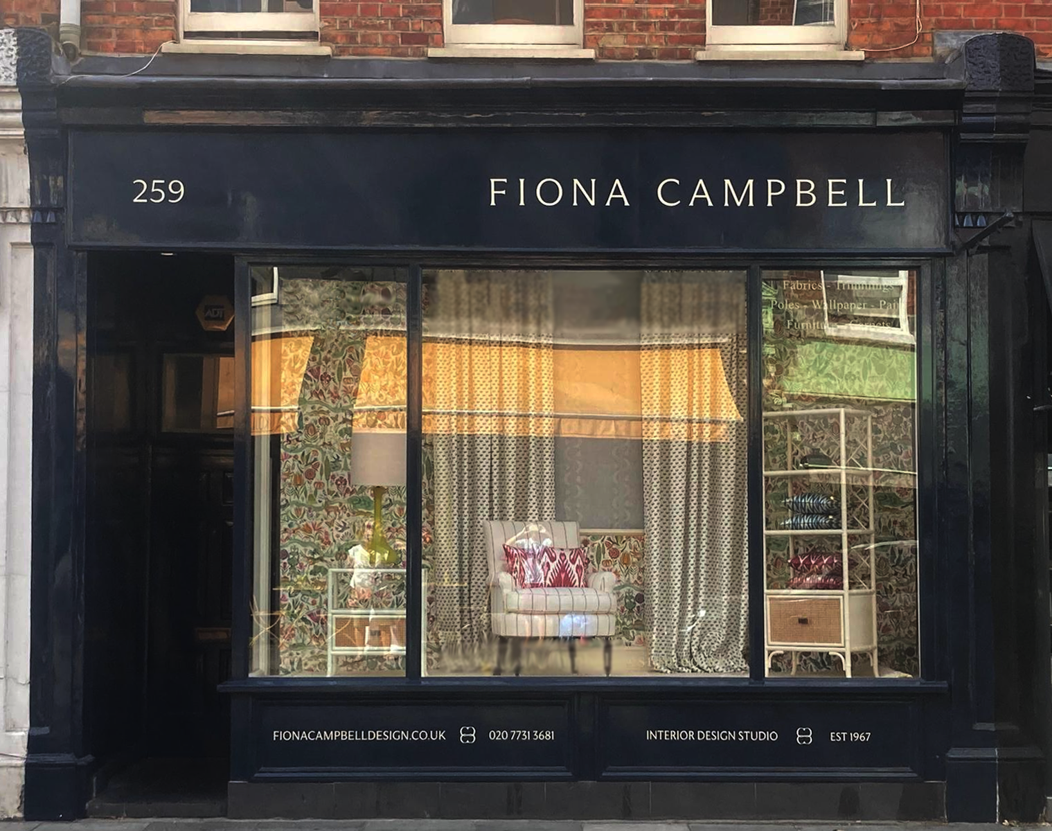 Storefront Signwriting by Seraina at Fiona Campbell Interior Design Studio, New Kings Road, London.